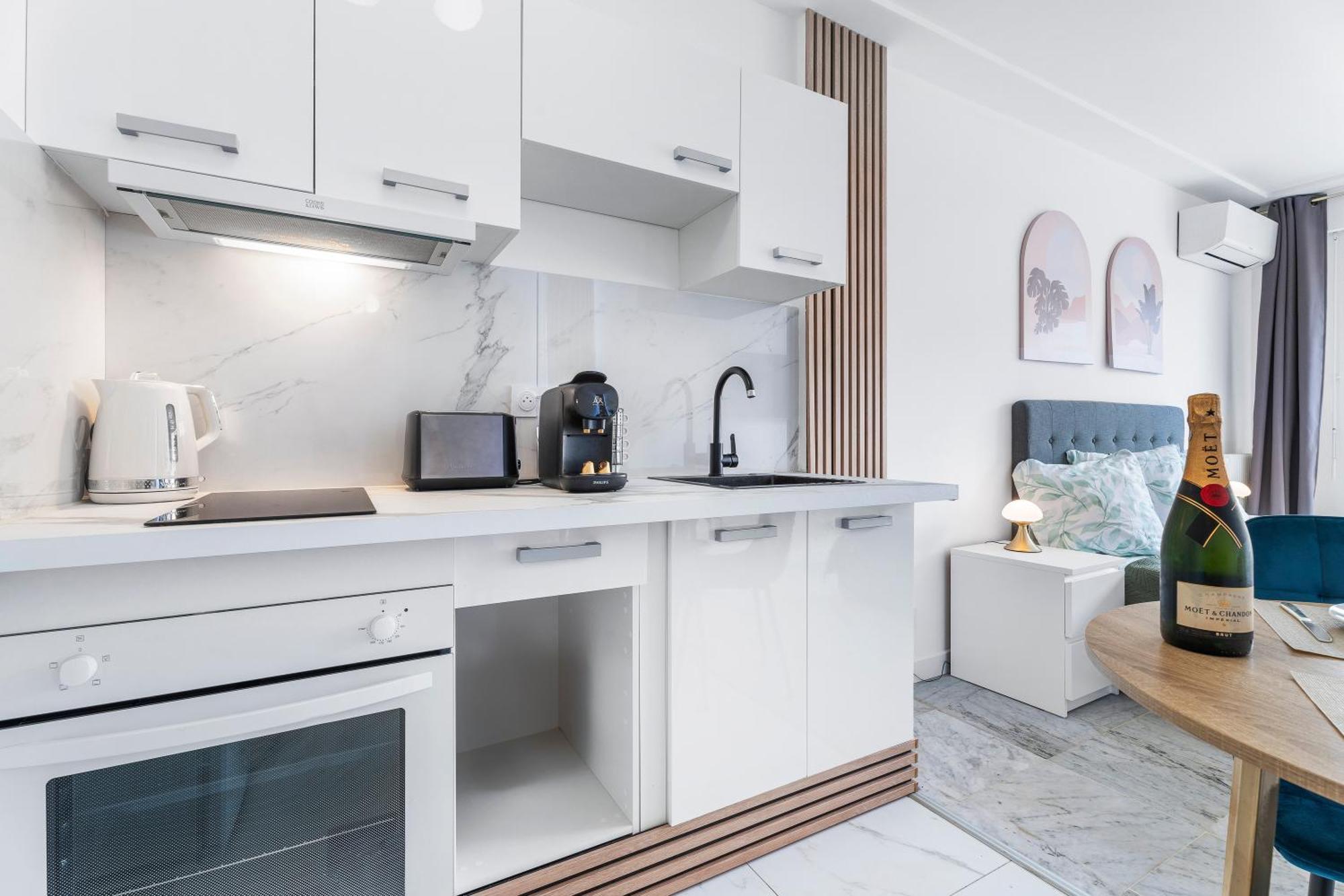 Elegant Studio Avec Terrasse Proche Mer Tramway ニース エクステリア 写真
